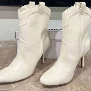 Sonoma Bone-colored Heeled Boots